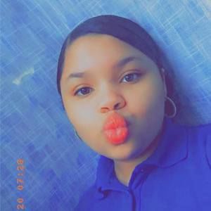 Meet your Posher, Mia